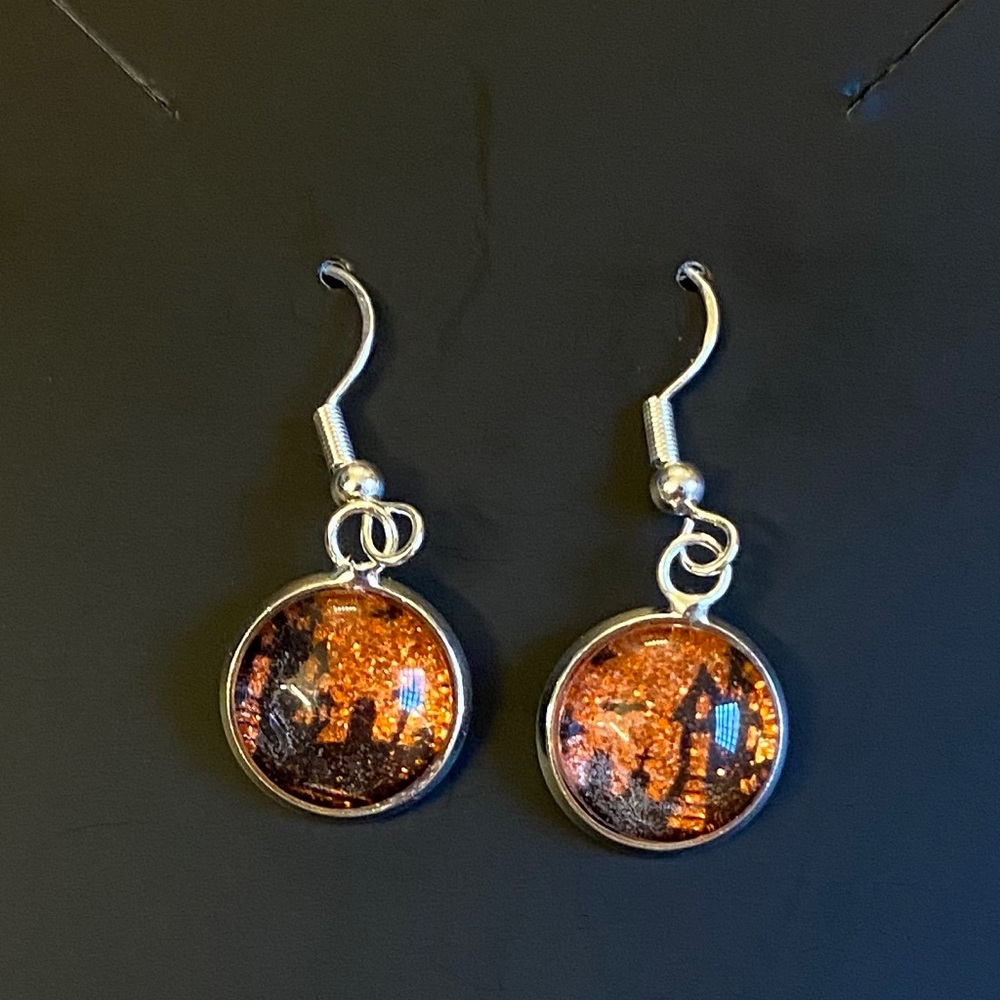 Color Street (rt) Haunted Mansion earrings